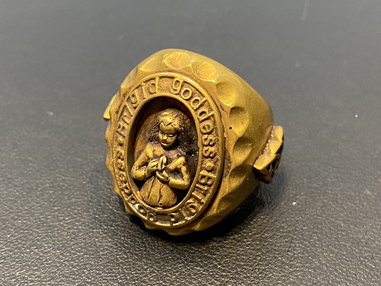 銀飾戒指生產,銅製戒指生產案例-台灣銀飾工廠,台北銀飾工廠,新北銀飾工廠,銅飾工廠,台北銀飾生產,銅銀飾品製做,飾品鑄造,銅零件鑄造,銀零件鑄造,筆配件打版,飾品量產鑄造,擺飾專業打版,銀飾戒指生產,銀飾項鍊生產,銀飾配件訂製,銀飾工廠推薦,巧美信飾品工藝17