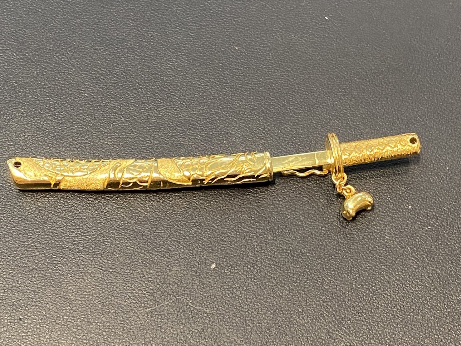 銀製擺件,銅製擺件生產案例-台灣銀飾工廠,台北銀飾工廠,新北銀飾工廠,銅飾工廠,台北銀飾生產,銅銀飾品製做,飾品鑄造,銅零件鑄造,銀零件鑄造,筆配件打版,飾品量產鑄造,擺飾專業打版,銀飾戒指生產,銀飾項鍊生產,銀飾配件訂製,銀飾工廠推薦,巧美信飾品工藝23